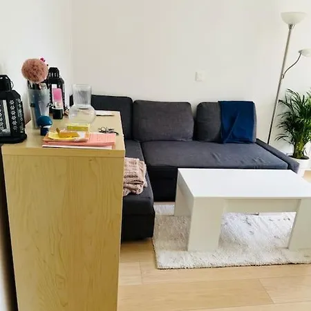 아파트 Chic Urban Oasis *